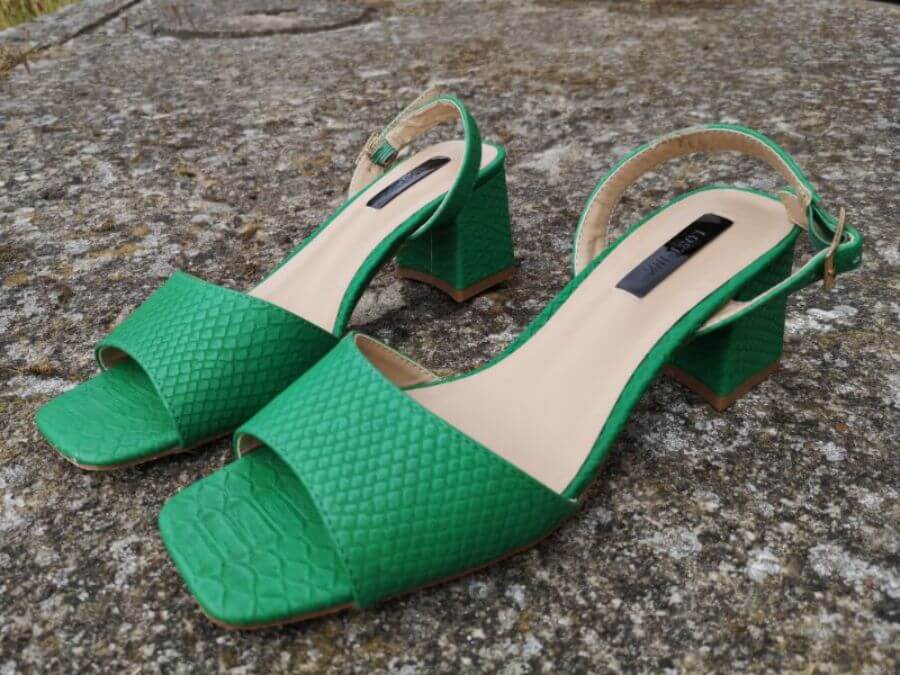 Farvede sandaler